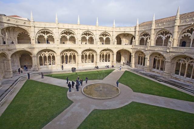 El Monasterio de los Jerónimos de Lisboa 4 chiostro jeronimos lisbona