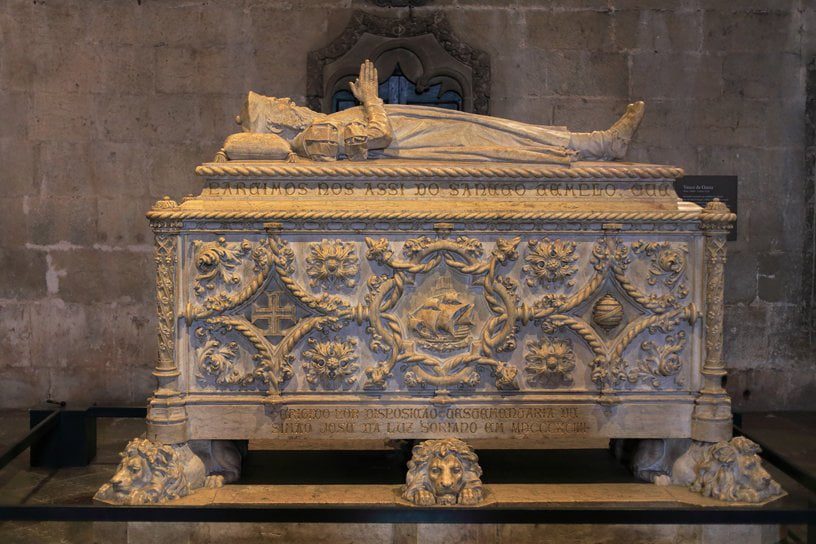 El Monasterio de los Jerónimos de Lisboa 3 sarcofago vasco de gama lisbona