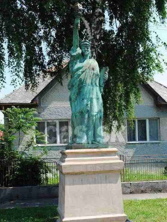 Las otras Estatuas de la libertad 7